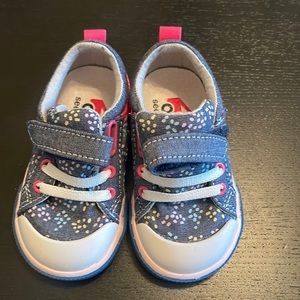 See Kai Run toddler sneakers -sz5